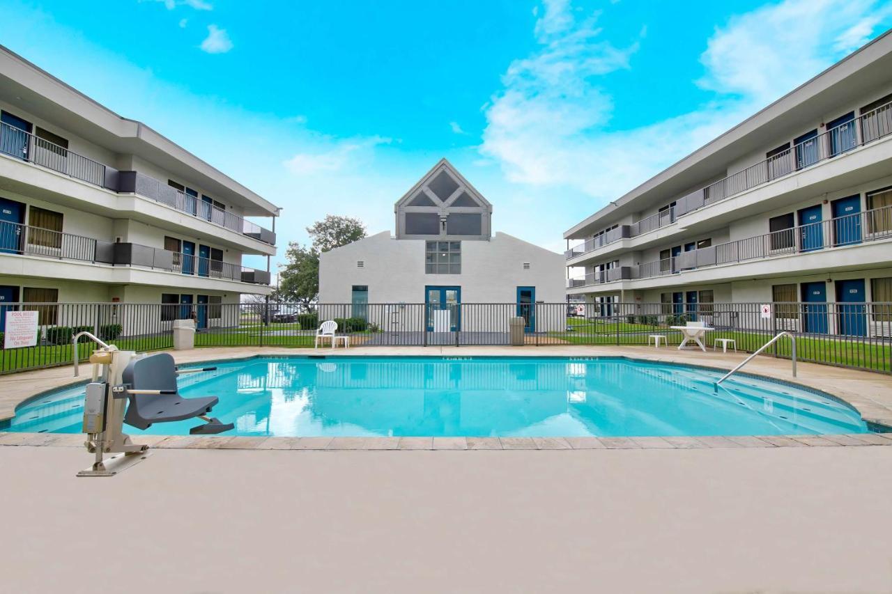 Studio 6-San Antonio, Tx - Airport Hotel Exterior foto